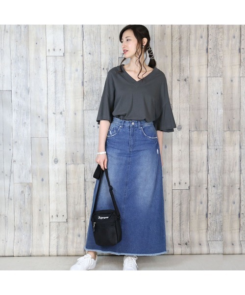 aity(アイティ)の「M-5L ボリュームフレア袖 Vネック半袖カットソー(Tシャツ/カットソー・レディース・チャコール/カーキ/ブラック/オフホワイト/ベージュ・4L~5L/LL~3L/M~L)」の19枚目の写真