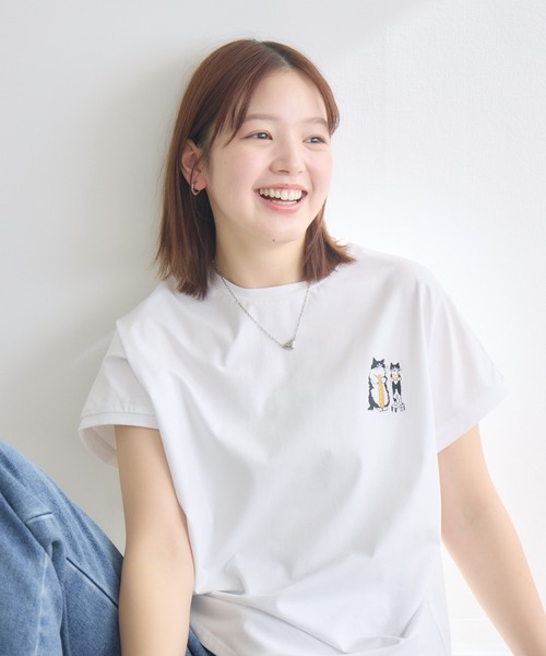 meeny miny(ミーニーマイニー)の「【meeny miny】CAT & BAKES 9456 『フランスパン』Tシャツ(Tシャツ/カットソー・レディース・ベージュ/ホワイト/チャコールグレー・M-L/S-M)」の1枚目の写真