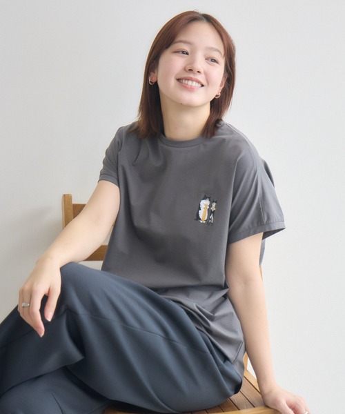 meeny miny(ミーニーマイニー)の「【meeny miny】CAT & BAKES 9456 『フランスパン』Tシャツ(Tシャツ/カットソー・レディース・ベージュ/ホワイト/チャコールグレー・M-L/S-M)」の2枚目の写真
