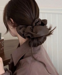 Dita Muaj.（ディータムアージュ）の「フェイクレザービッグシュシュ（シュシュ）」