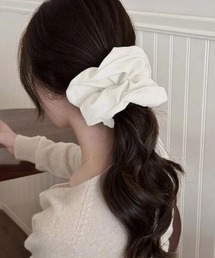 Dita Muaj.（ディータムアージュ）の「フェイクレザービッグシュシュ（シュシュ）」