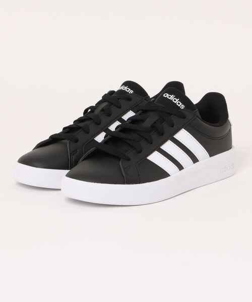 adidas(アディダス)の「【adidas】アディダス GRANDCOURT 3.0J(グランドコート 3.0J)(スニーカー・レディース・ホワイト×ブラック/ホワイト×ホワイト/ブラック系その他/ブラック×ブラック/ブラック×ホワイト・23.0cm/23.5cm/24.0cm/24.5cm/25.0cm/25.5cm)」の3枚目の写真