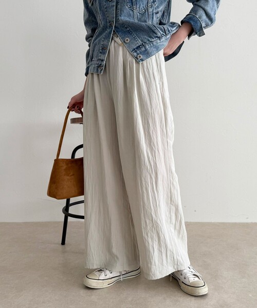 fredy emue(フレディエミュ)の「こなれワッシャータックイージーパンツ(その他パンツ・レディース・ブラック/チャコールグレー/ベージュ・36/34/38)」の1枚目の写真