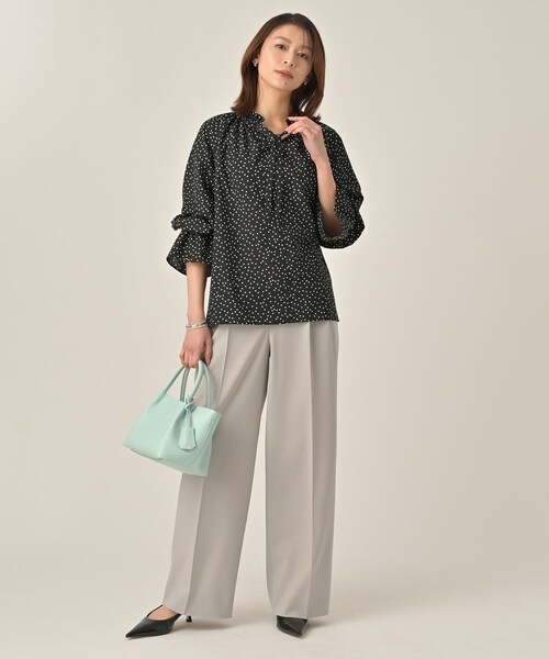 UNTITLED（アンタイトル）の「ベーシックツータックパンツ（その他パンツ・レディース・ライトグレー/ブラック・00/01/02/03/04/42/44/46/48/50）」の11枚目の写真