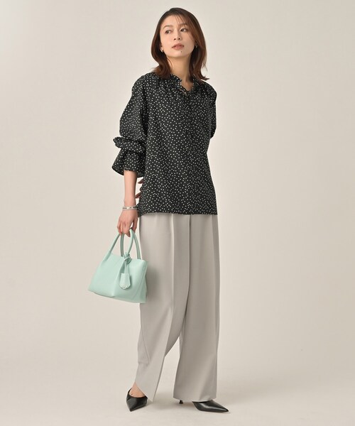 UNTITLED（アンタイトル）の「ベーシックツータックパンツ（その他パンツ・レディース・ライトグレー/ブラック・00/01/02/03/04/42/44/46/48/50）」の12枚目の写真