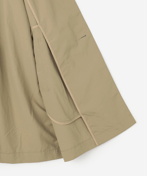 DANTON（ダントン）の「DANTON | ナイロンタッサー ドルマンスリーブコート WOMEN（ステンカラーコート・レディース・ベージュ/ネイビー・36）」の9枚目の写真