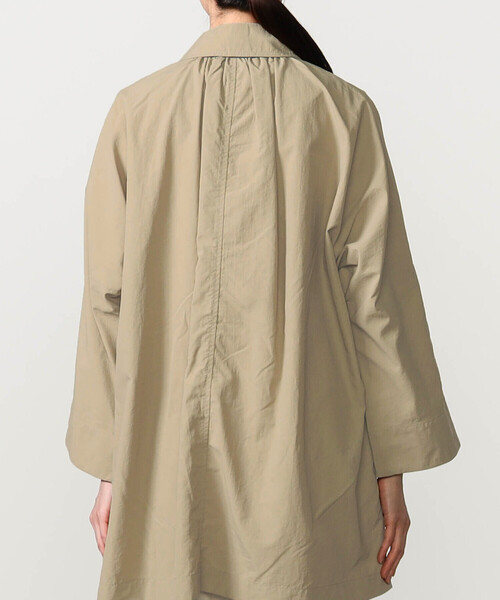 DANTON（ダントン）の「DANTON | ナイロンタッサー ドルマンスリーブコート WOMEN（ステンカラーコート・レディース・ベージュ/ネイビー・36）」の13枚目の写真