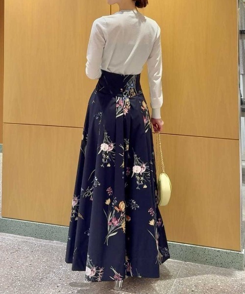 SNIDEL(スナイデル)の「NYBG ギャザーフレアマキスカート(スカート・レディース・ネイビー/ホワイト・0/1)」の8枚目の写真