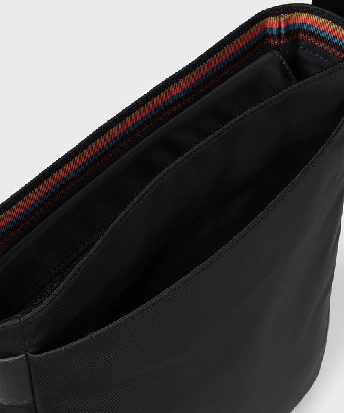 Paul Smith(ポールスミス)の「ナイロンブライトストライプトリム ショルダーバッグ【553405 N082S】(ショルダーバッグ・メンズ・ブラック/ネイビー・FREE)」の4枚目の写真