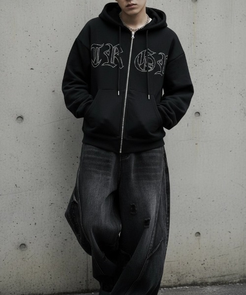 ARULE（アルール）の「A'GEM/9 × .kom 『ARULE/アルール』Graffiti Rhinestone Zip Hoodie/短丈グラフティラインストーン ZIP パーカー（パーカー・レディース・ブラック/ホワイト・FREE）」の4枚目の写真