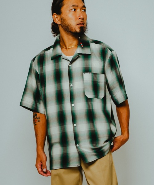 BIG MIKE（ビッグマイク）の「BIG MIKE ビックマイク/ 26春夏新作 セットアップ対応 オープンカラー半袖 レーヨンミックス オンブレチェックシャツ 脇スリットタイプ //// 102625530（シャツ/ブラウス・メンズ・ホワイト×ネイビー/ホワイト×グリーン/ブラック×ホワイト・X-LARGE/LARGE/MEDIUM）」の2枚目の写真