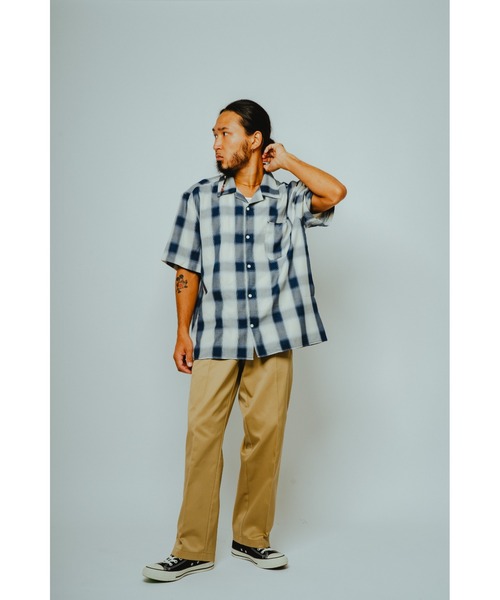 BIG MIKE（ビッグマイク）の「BIG MIKE ビックマイク/ 26春夏新作 セットアップ対応 オープンカラー半袖 レーヨンミックス オンブレチェックシャツ 脇スリットタイプ //// 102625530（シャツ/ブラウス・メンズ・ホワイト×ネイビー/ホワイト×グリーン/ブラック×ホワイト・X-LARGE/LARGE/MEDIUM）」の7枚目の写真