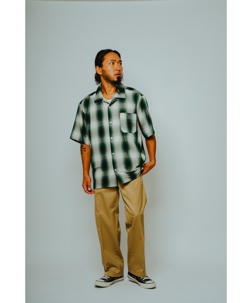 BIG MIKE（ビッグマイク）の「BIG MIKE ビックマイク/ 26春夏新作 セットアップ対応 オープンカラー半袖 レーヨンミックス オンブレチェックシャツ 脇スリットタイプ //// 102625530（シャツ/ブラウス・メンズ・ホワイト×ネイビー/ホワイト×グリーン/ブラック×ホワイト・X-LARGE/LARGE/MEDIUM）」の10枚目の写真
