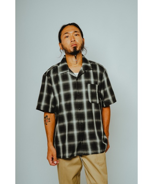 BIG MIKE（ビッグマイク）の「BIG MIKE ビックマイク/ 26春夏新作 セットアップ対応 オープンカラー半袖 レーヨンミックス オンブレチェックシャツ 脇スリットタイプ //// 102625530（シャツ/ブラウス・メンズ・ホワイト×ネイビー/ホワイト×グリーン/ブラック×ホワイト・X-LARGE/LARGE/MEDIUM）」の11枚目の写真