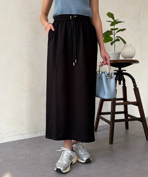 Chez toi(シェトワ)の「梨地ナロースカート(スカート・レディース・ブルー/ベージュ/ライム/ブラック・FREE)」の2枚目の写真