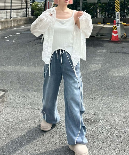 Alley Tokyo(アリートーキョー)の「パイピングウォッシュ加工イージーパンツ(その他パンツ・レディース・ブルー/ブラック・FREE)」の3枚目の写真