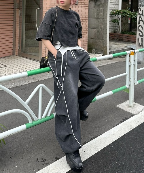 Alley Tokyo(アリートーキョー)の「パイピングウォッシュ加工イージーパンツ(その他パンツ・レディース・ブルー/ブラック・FREE)」の5枚目の写真