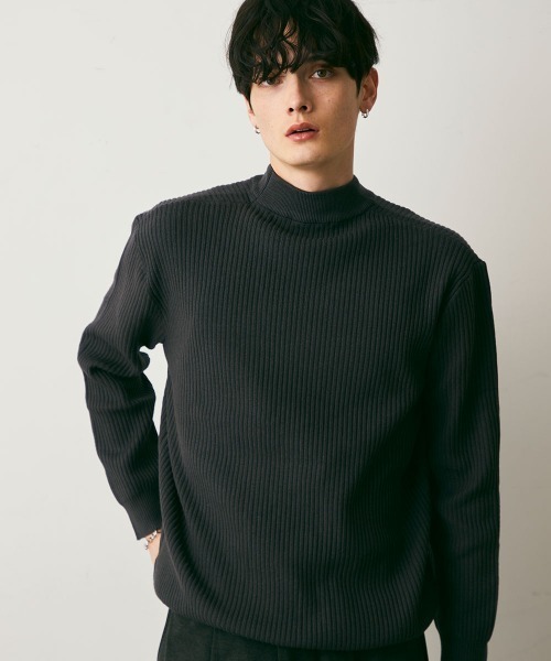 Shoowtime(ショウタイム)の「Cropped Rib Knit Sweater / クロップド丈リブニットセーター(ニット/セーター・メンズ・グレー/チャコールグレー/ライトグレー/ダークブラウン・LARGE/MEDIUM/X-LARGE)」の2枚目の写真