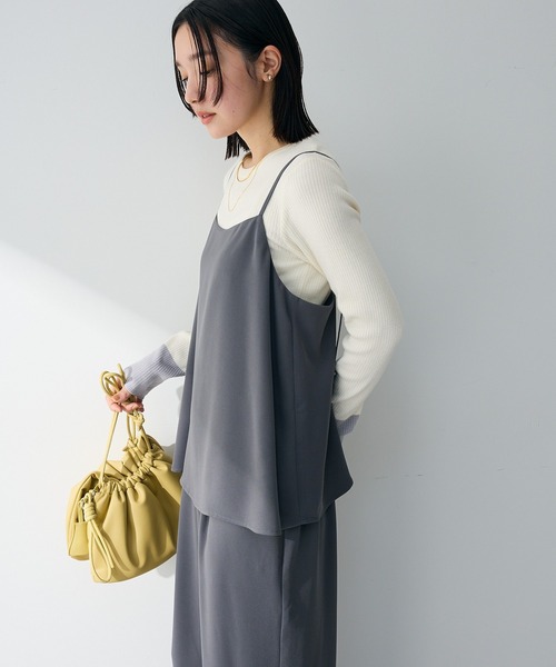 Green　Parks（グリーンパークス）の「レイヤー風 サロペット（サロペット/オーバーオール・レディース・ベージュ/ブラック/グレー・FREE）」の9枚目の写真