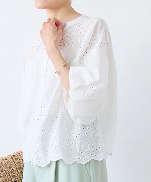 le.coeur blanc(ルクールブラン)の「カットワーク刺繍バルーンスリーブブラウス(シャツ/ブラウス・レディース・オフホワイト/ブラック・38)」の10枚目の写真