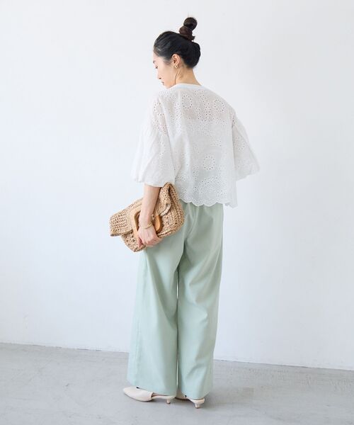 le.coeur blanc(ルクールブラン)の「カットワーク刺繍バルーンスリーブブラウス(シャツ/ブラウス・レディース・オフホワイト/ブラック・38)」の14枚目の写真