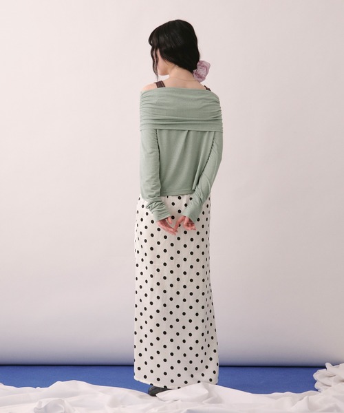 loin nuit(ロワンニュイ)の「glitter off shoulder tops / グリッターオフショルダートップス(Tシャツ/カットソー・レディース・ライトグリーン/ネイビー・FREE)」の20枚目の写真
