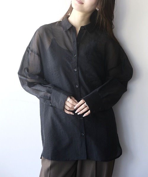 PREFERIR（プレフェリール）の「シアーオーバーシャツ / シアーブラウス（長袖・羽織り・レイヤード・シースルー）（シャツ/ブラウス・レディース・ブラック/オフホワイト・FREE）」の2枚目の写真