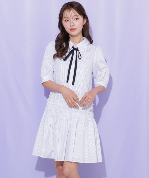 JILL by JILL STUART（ジルバイジルスチュアート）の「シャーリングミニシャツワンピース（ワンピース・レディース・ブルー/ホワイト系その他・FREE）」の3枚目の写真