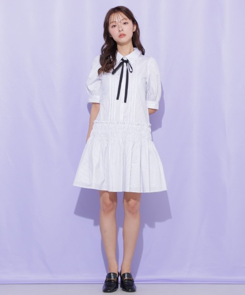 JILL by JILL STUART（ジルバイジルスチュアート）の「シャーリングミニシャツワンピース（ワンピース・レディース・ブルー/ホワイト系その他・FREE）」の7枚目の写真