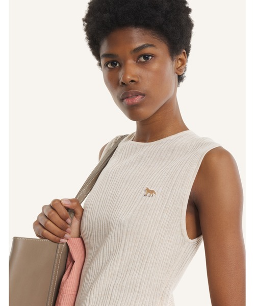 Maison Kitsune(メゾンキツネ)の「BABY FOX FINE RIB KNITTED TOP(ニット/セーター・レディース・ライトベージュ・M/S/XS)」の7枚目の写真