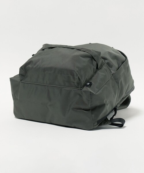 UNITED ARROWS(ユナイテッドアローズ)の「【別注】<LC by LOWERCASE>DAYPACK LC01/バックパック(バックパック/リュック・メンズ・ダークグレー・FREE)」の16枚目の写真