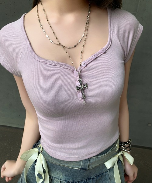VEILA(ヴェイラ)の「ハートネック ボタン リブトップス(Tシャツ/カットソー・レディース・ネイビー/ラベンダー/ホワイト・フリー)」の18枚目の写真