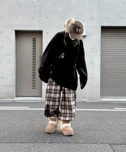 YACA(ヤーカ)の「Check Easy Wide Pants/チェックイージーワイドパンツ(デニムパンツ・レディース・ブラック/ブラウン・FREE)」の3枚目の写真