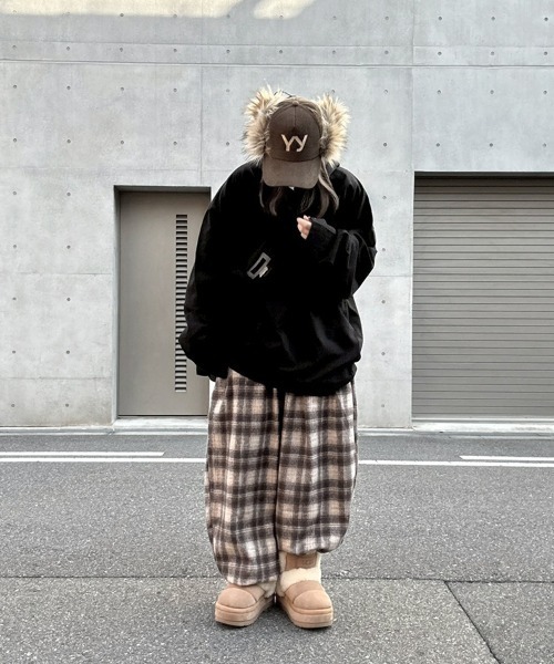 YACA(ヤーカ)の「Check Easy Wide Pants/チェックイージーワイドパンツ(デニムパンツ・レディース・ブラック/ブラウン・FREE)」の6枚目の写真