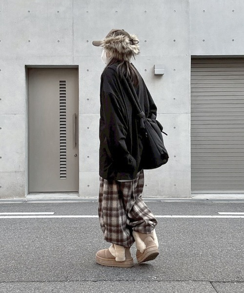 YACA(ヤーカ)の「Check Easy Wide Pants/チェックイージーワイドパンツ(デニムパンツ・レディース・ブラック/ブラウン・FREE)」の9枚目の写真