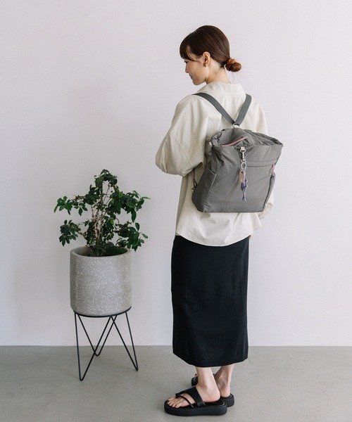 Beau're(ヴュレ)の「BEAURE 撥水ナイロン 3WAYリュックトート(ショルダーバッグ・レディース・ブラック/グレー/セージグリーン・FREE)」の16枚目の写真