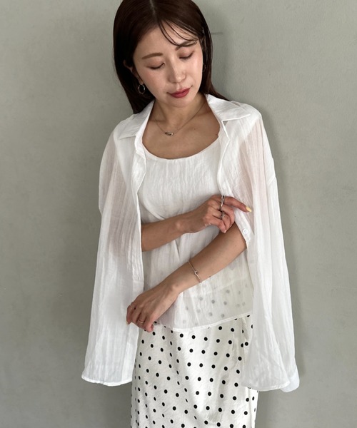 MYMOOD.(マイムード)の「【ナチュラル × 軽やか】シャツ、タンクトップ2点セット晩夏向け冷房・日焼け防止におすすめ(シャツ/ブラウス・レディース・ホワイト/ブラック/ベージュ/ブルー・FREE)」の1枚目の写真
