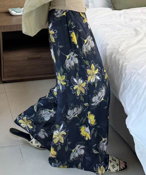 LOWO(ロワ)の「レオパード柄から花柄まで!柄アソートイージーパンツ ウエストゴム フレア ワイドパンツ リラックスパンツ(その他パンツ・レディース・ブラック系その他/ベージュ系その他/ブラウン系その他/ブルー系その他/ブラックミックス/ブラック×ホワイト/ブラック系その他2・FREE)」の14枚目の写真