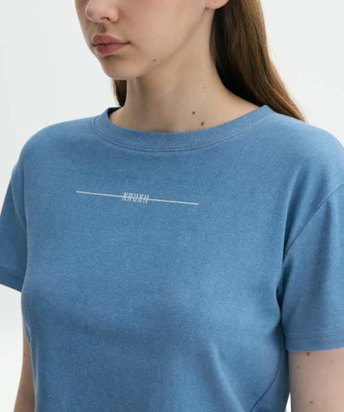 KRUXH(クルクス)の「ピグメントナイスクロップTダストブルー(Tシャツ/カットソー・レディース・その他・1/2)」の4枚目の写真