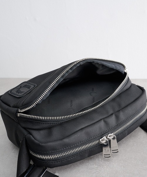 FRED PERRY（フレッドペリー）の「【FRED PERRY】BALLISTIC SIDE BAG L3345（ショルダーバッグ・メンズ・ブラック・FREE）」の18枚目の写真