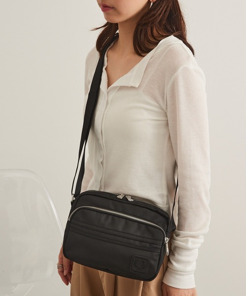 FRED PERRY（フレッドペリー）の「【FRED PERRY】BALLISTIC SIDE BAG L3345（ショルダーバッグ・メンズ・ブラック・FREE）」の6枚目の写真