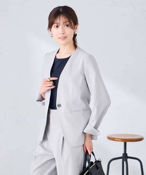 a.v.v(アーヴェヴェ)の「【接触冷感/イージーケア/UVカット/吸水速乾】サマーストレッチノーカラージャケット(ノーカラージャケット・レディース・ライトグレー/ネイビー/ベージュ・38/40/42/36)」の17枚目の写真