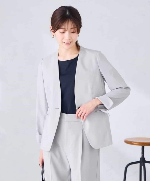 a.v.v(アーヴェヴェ)の「【接触冷感/イージーケア/UVカット/吸水速乾】サマーストレッチノーカラージャケット(ノーカラージャケット・レディース・ライトグレー/ネイビー/ベージュ・38/40/42/36)」の18枚目の写真