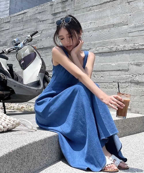 FAVORITO（ファヴォリート）の「ノースリーブデニムワンピース（ワンピース・レディース・ブルー・S/M/L/XL）」の10枚目の写真