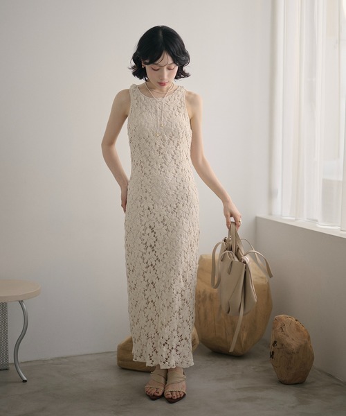 LAULEN(ローレン)の「flower crochet back slit long dress /フラワークロシェバックスリットロングドレス(ワンピース・レディース・アイボリー・M/S)」の2枚目の写真