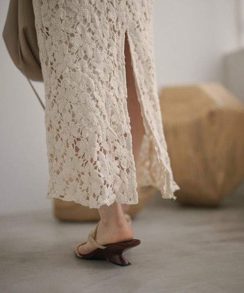 LAULEN(ローレン)の「flower crochet back slit long dress /フラワークロシェバックスリットロングドレス(ワンピース・レディース・アイボリー・M/S)」の14枚目の写真