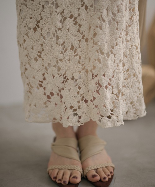 LAULEN(ローレン)の「flower crochet back slit long dress /フラワークロシェバックスリットロングドレス(ワンピース・レディース・アイボリー・M/S)」の17枚目の写真