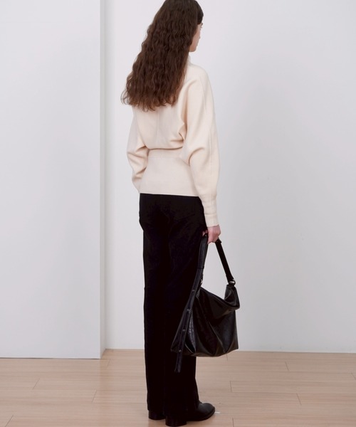 Never mind the XU / Chikashitsu+(ネバーマインド ザ エックスユー / チカシツプラス)の「【HAH ARCHIVE】Contour Belted Bag(Faux Leather) / 【ハーアーカイブ】コントゥアベルテッドワンショルダーバッグ(フォーレザー)(ショルダーバッグ・メンズ・ブラック・ONE SIZE)」の16枚目の写真
