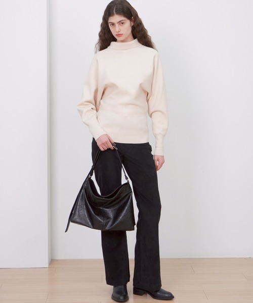 Never mind the XU / Chikashitsu+(ネバーマインド ザ エックスユー / チカシツプラス)の「【HAH ARCHIVE】Contour Belted Bag(Faux Leather) / 【ハーアーカイブ】コントゥアベルテッドワンショルダーバッグ(フォーレザー)(ショルダーバッグ・メンズ・ブラック・ONE SIZE)」の22枚目の写真