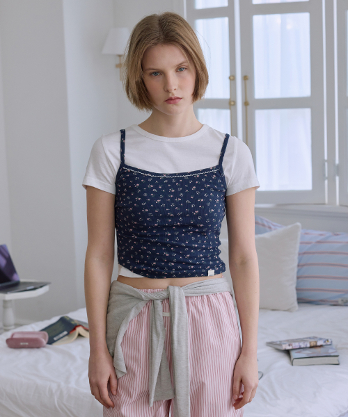 AFTERHOURS(アフターアワーズ)の「FLORAL CAMISOLE (NAVY)(Tシャツ/カットソー・レディース・ネイビー・FREE)」の4枚目の写真